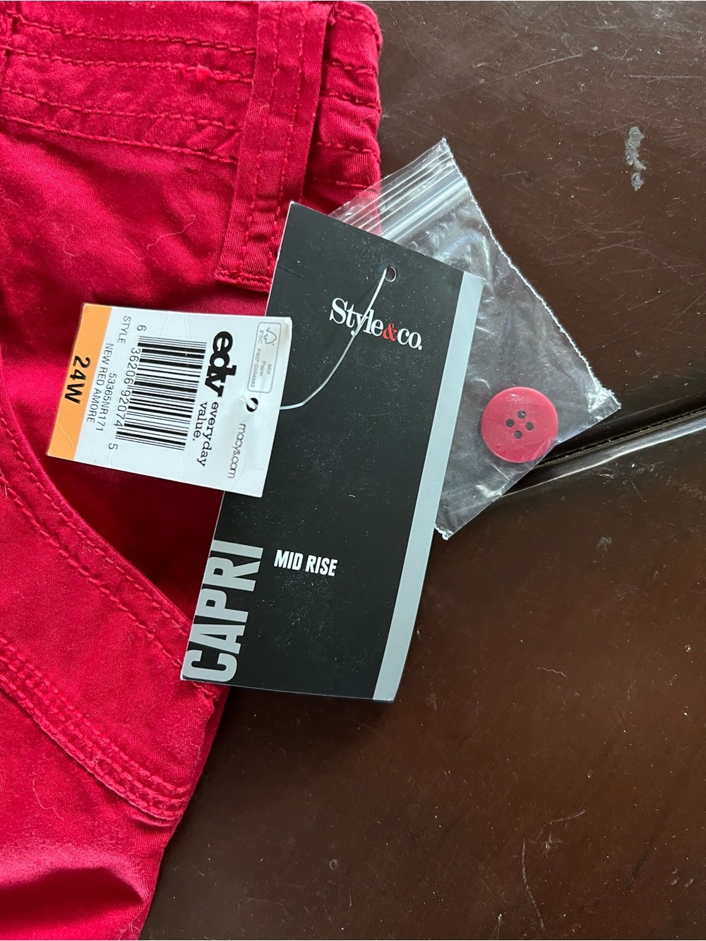 Style & Co. Red Capri Mid Rise Pants - Picture 2 of 3